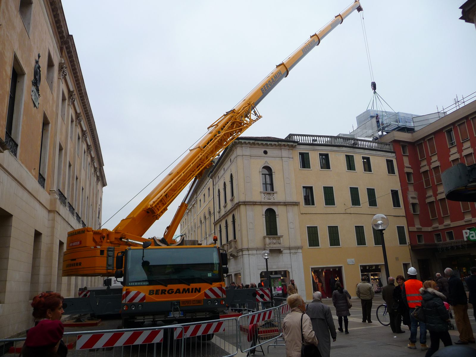 Autogru Girevole LIEBHERR LTM1130