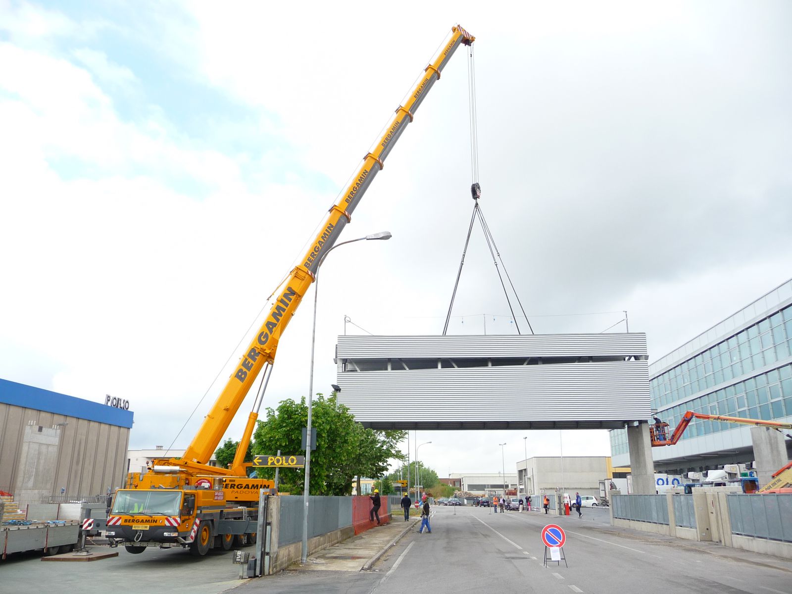 Autogru Girevole LIEBHERR LTM1200
