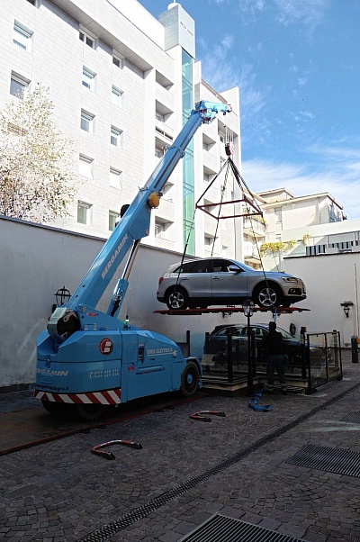 fotogallery 
	Parco Mezzi

	Guarda la Gallery dei nostri Automezzi

	Il nostro parco macchine si rinnova al passo con la tecnologia di nuova generazione nell'ottica di uno sviluppo ecosostenibile.
 Fotogallery, immagine gruelettrice-117.jpg