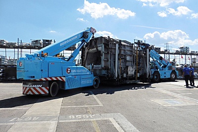 fotogallery 
	Parco Mezzi

	Guarda la Gallery dei nostri Automezzi

	Il nostro parco macchine si rinnova al passo con la tecnologia di nuova generazione nell'ottica di uno sviluppo ecosostenibile.
 Fotogallery, immagine gruelettriche-12.jpg