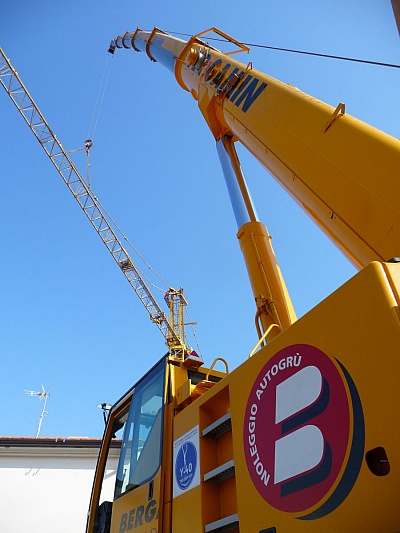 fotogallery 
	Parco Mezzi

	Guarda la Gallery dei nostri Automezzi

	Il nostro parco macchine si rinnova al passo con la tecnologia di nuova generazione nell'ottica di uno sviluppo ecosostenibile.
 Fotogallery, immagine grugirevoli-20.jpg