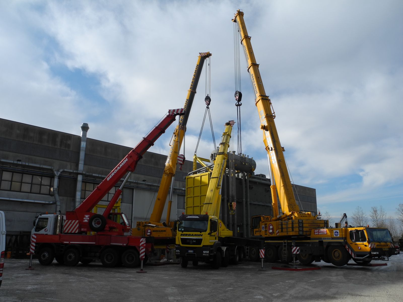 fotogallery 
	Parco Mezzi

	Guarda la Gallery dei nostri Automezzi

	Il nostro parco macchine si rinnova al passo con la tecnologia di nuova generazione nell'ottica di uno sviluppo ecosostenibile.
 Fotogallery, immagine grugirevoli-55.jpg