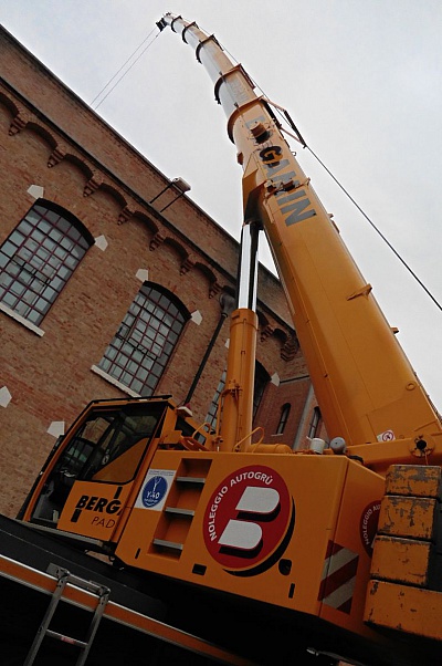 fotogallery 
	Parco Mezzi

	Guarda la Gallery dei nostri Automezzi

	Il nostro parco macchine si rinnova al passo con la tecnologia di nuova generazione nell'ottica di uno sviluppo ecosostenibile.
 Fotogallery, immagine grugirevoli-6.jpg