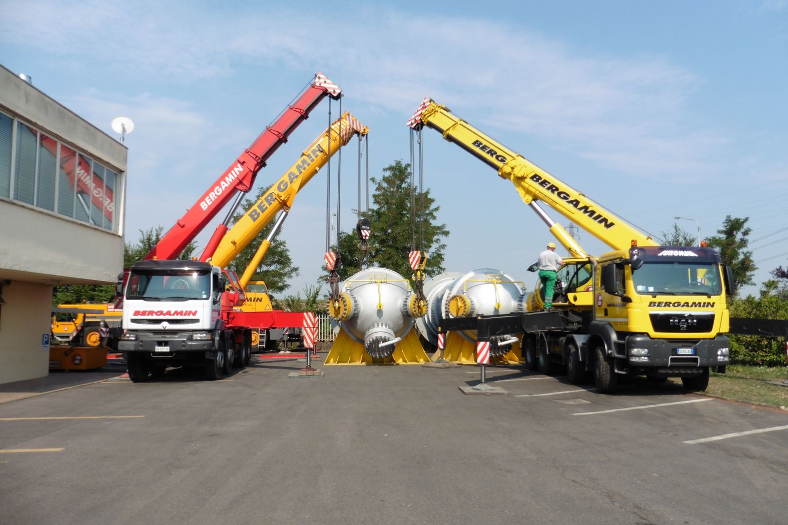 fotogallery 
	Parco Mezzi

	Guarda la Gallery dei nostri Automezzi

	Il nostro parco macchine si rinnova al passo con la tecnologia di nuova generazione nell'ottica di uno sviluppo ecosostenibile.
 Fotogallery, immagine idrogru-55.jpg