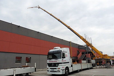 fotogallery 
	Parco Mezzi

	Guarda la Gallery dei nostri Automezzi

	Il nostro parco macchine si rinnova al passo con la tecnologia di nuova generazione nell'ottica di uno sviluppo ecosostenibile.
 Fotogallery, immagine trasporti-7.jpg